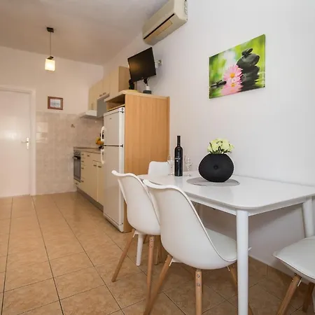 Filipic Apartment *